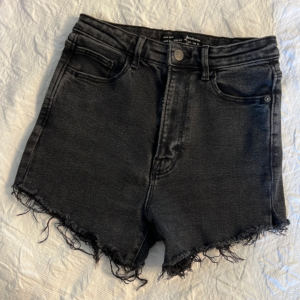 Stradivarius Mom Slim Black Denim Shorts